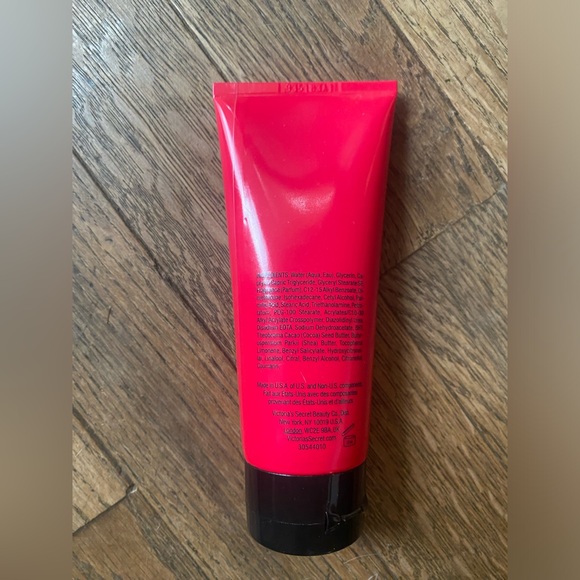 Victoria’s Secret Bombshell Intense Body Lotion - Picture 3 of 3